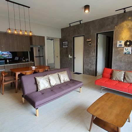 By The Sea Beach Luxury Resort - 바투 페링기 외부 사진