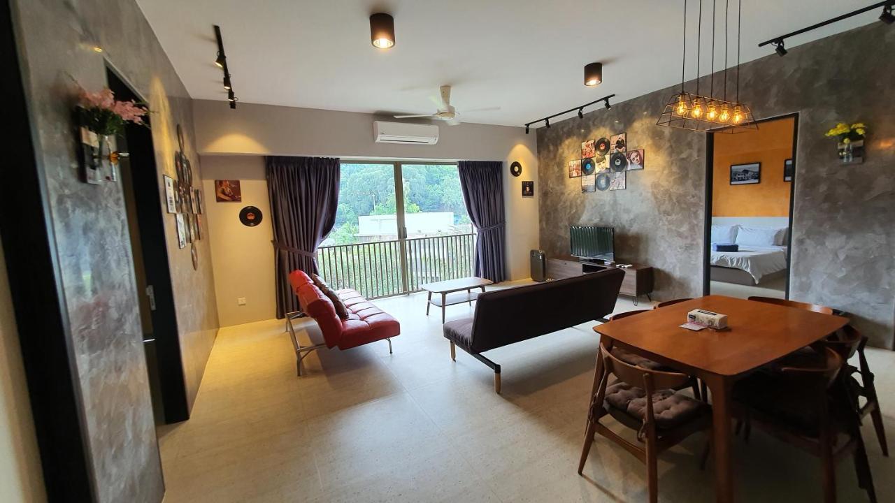 By The Sea Beach Luxury Resort - 바투 페링기 외부 사진