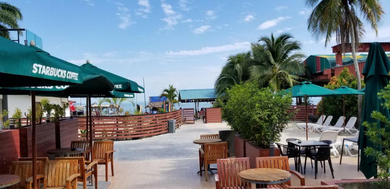 By The Sea Beach Luxury Resort - 바투 페링기 외부 사진