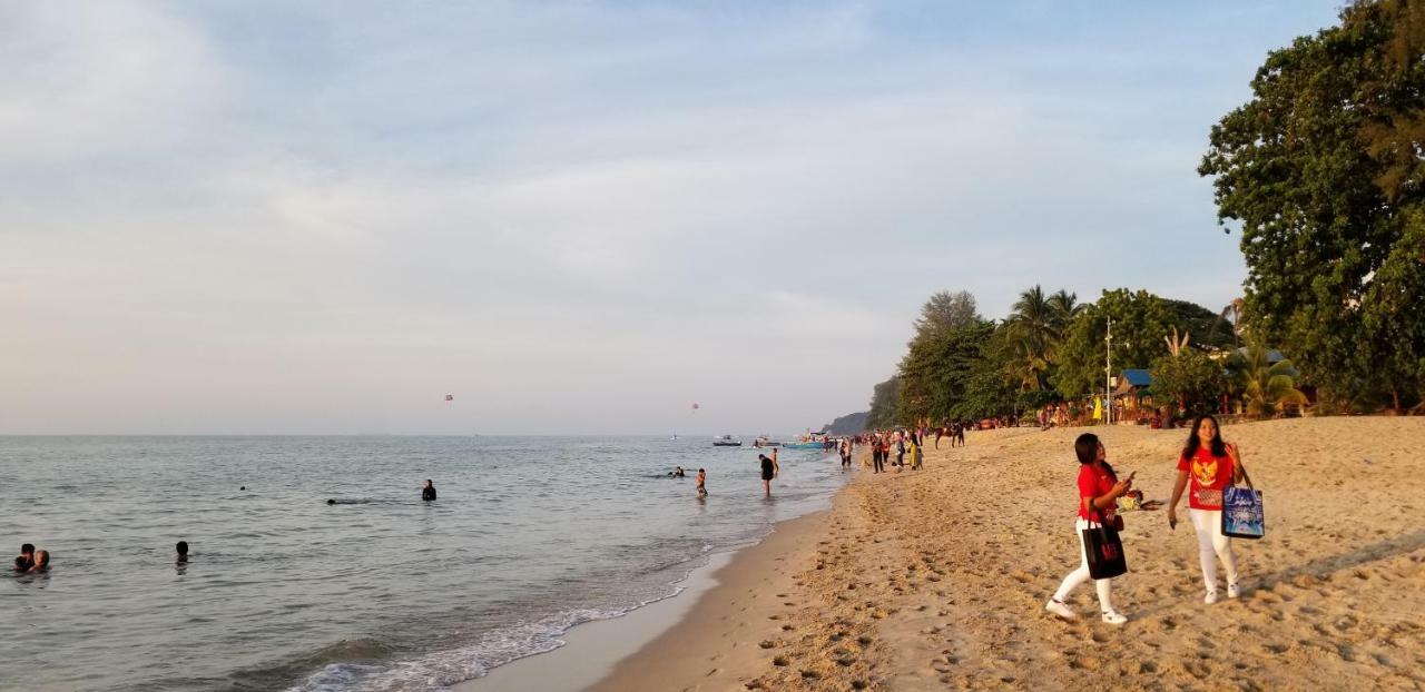 By The Sea Beach Luxury Resort - 바투 페링기 외부 사진